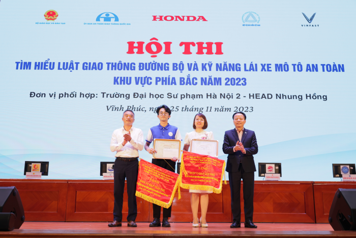 Trường Đại học Sư phạm Hà Nội 2 giành giải Nhì Hội thi Tìm hiểu Luật Giao thông đường bộ và kỹ năng lái xe mô tô an toàn khu vực phía Bắc năm 2023